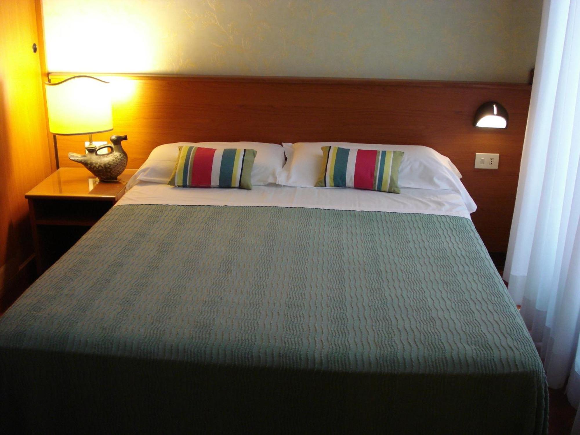 Hotel Corona Roma Phòng bức ảnh