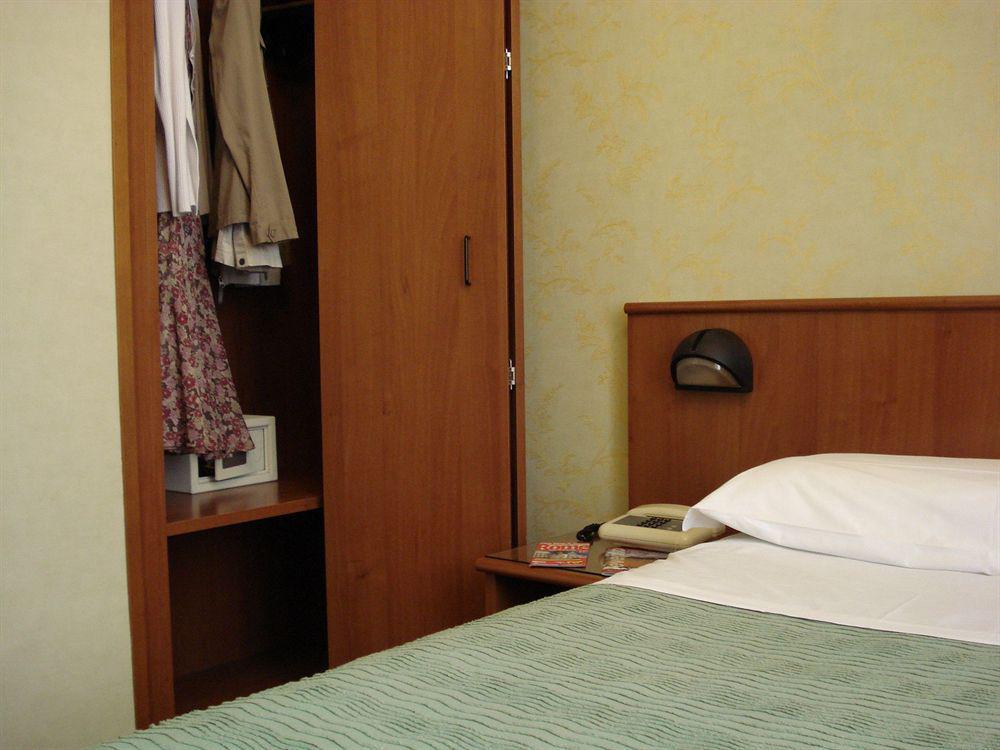 Hotel Corona Roma Ngoại thất bức ảnh